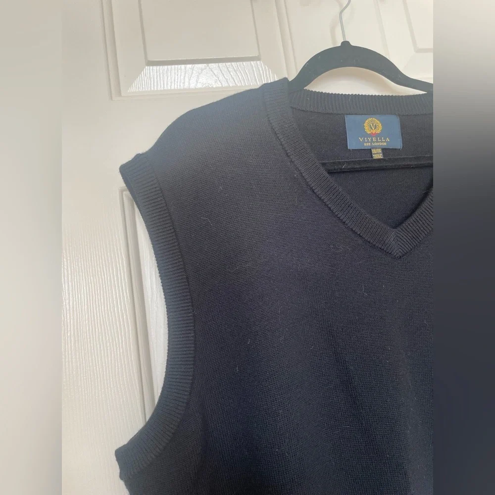 Viyella 100% Merino Wool Sweater Vest Black Classic Knit V-Neck Pullover XXL - Picture 2 of 9